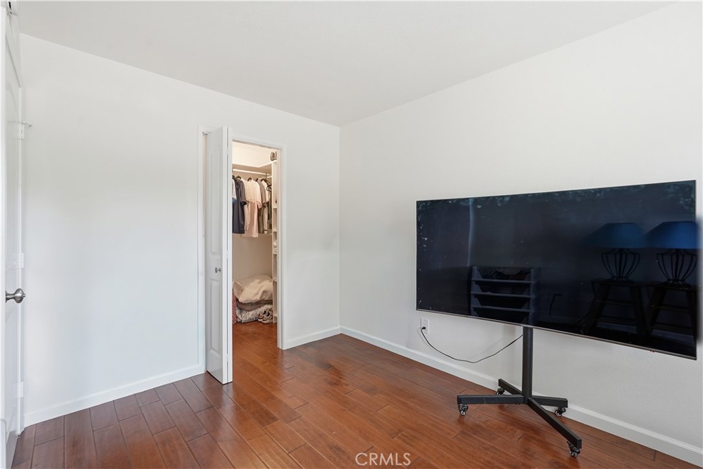 https://media.crmls.org/medias/2ede966a-de35-459f-9581-04090202a208.jpg?preset=X-Large