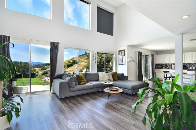 24574 Overland, West Hills CA: https://media.crmls.org/medias/2edeb980-7501-4053-b6f3-c4baf553636d.jpg