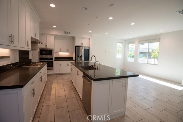 167 Tenor, Irvine CA: https://media.crmls.org/medias/2edf08ee-4195-46c7-b217-01ac9612829c.jpg