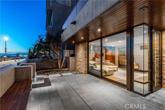 Detail Gallery Image 37 of 45 For 732 the Strand, Hermosa Beach,  CA 90254 - 3 Beds | 3/1 Baths