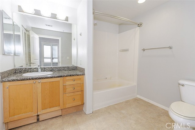 100 S Alameda Street, Los Angeles CA: https://media.crmls.org/medias/2edf84e9-ed3e-4077-ae07-0335511e1f3d.jpg