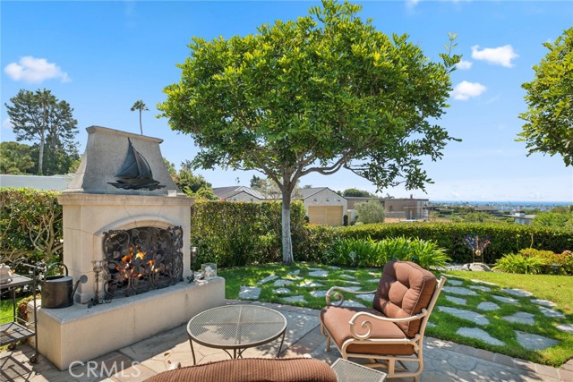 Detail Gallery Image 8 of 31 For 707 Malabar Dr, Corona Del Mar,  CA 92625 - 3 Beds | 2 Baths