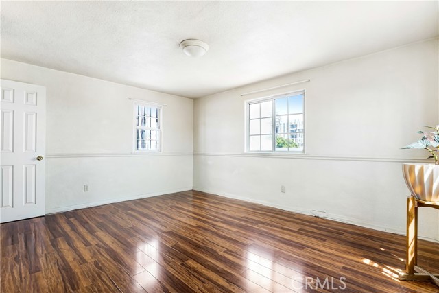 1419 S Redondo Boulevard, Los Angeles CA: https://media.crmls.org/medias/2edfea8b-b389-4b46-8a33-d85b98a347f2.jpg