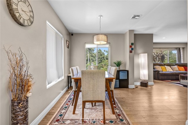 18026 Duncan Street, Encino CA: https://media.crmls.org/medias/2ee00b37-d10d-4677-bd18-d5330ca61f18.jpg
