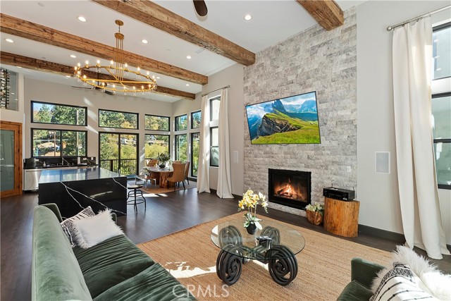 Detail Gallery Image 9 of 73 For 1224 Wolf Creek Ct, Big Bear Lake,  CA 92315 - 6 Beds | 4/1 Baths