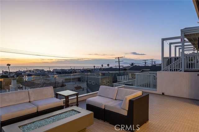 1737 Manhattan Avenue, Hermosa Beach CA: https://media.crmls.org/medias/2ee13d6f-9305-4495-b031-b2d8c39326ea.jpg