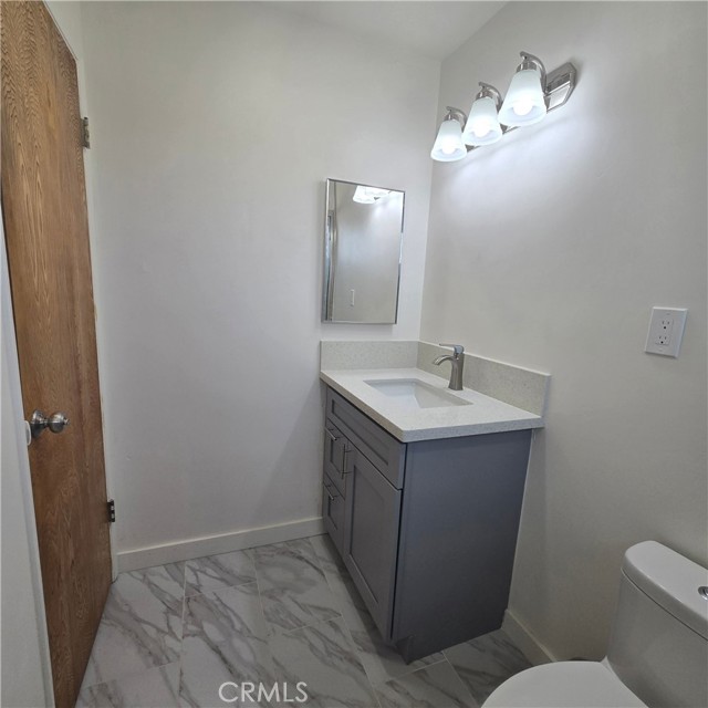 Detail Gallery Image 11 of 21 For 2507 Obama Bld, Los Angeles,  CA 90018 - 1 Beds | 1/1 Baths