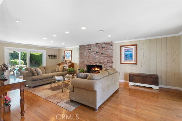 22666 Margarita Drive, Woodland Hills CA: https://media.crmls.org/medias/2ee19fe0-8c14-40e0-90d9-197af9e77331.jpg