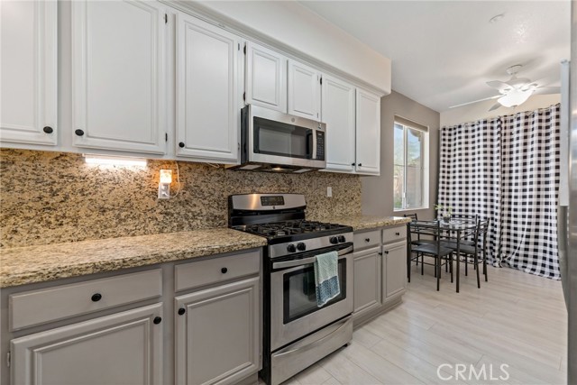 Detail Gallery Image 11 of 33 For 39211 Turtle Bay #D,  Murrieta,  CA 92563 - 3 Beds | 2/1 Baths