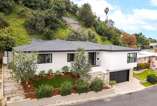 Detail Gallery Image 3 of 48 For 4028 Don Diablo, Los Angeles,  CA 90008 - 3 Beds | 2 Baths