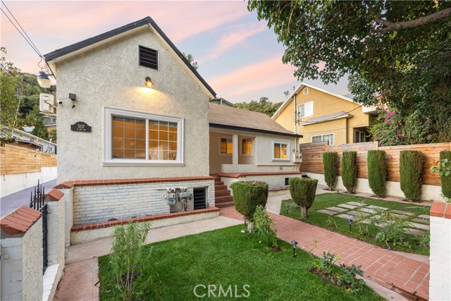 Detail Gallery Image 2 of 53 For 507 E Avenue 28, Los Angeles,  CA 90031 - – Beds | – Baths