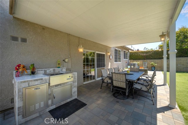 6786 Molokai Drive, Cypress CA: https://media.crmls.org/medias/2ee33831-9f9a-43b0-a740-e8f4cdda234e.jpg