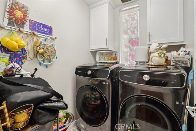 Detail Gallery Image 19 of 37 For 13225 Victory Bld, Valley Glen,  CA 91401 - 3 Beds | 3/1 Baths