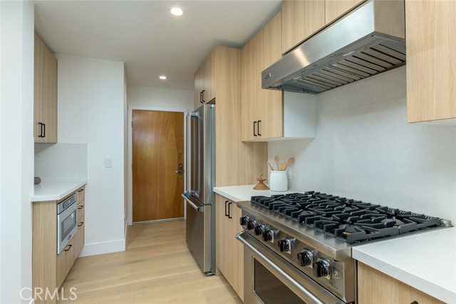 Detail Gallery Image 21 of 71 For 2023 Kenilworth Ave, Los Angeles,  CA 90039 - 3 Beds | 2 Baths