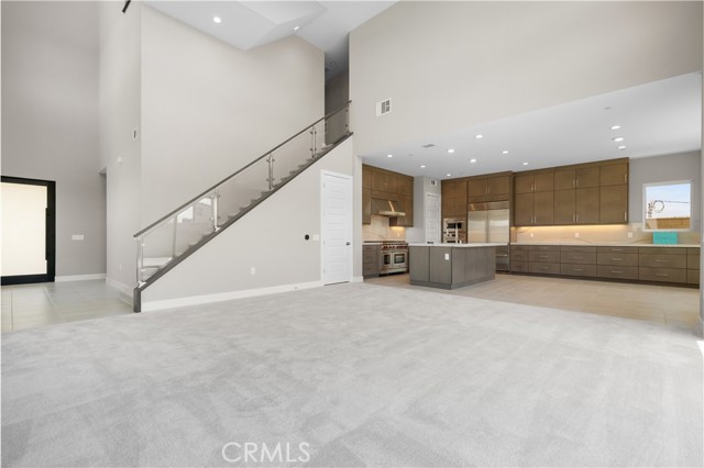 213 stage, Irvine CA: https://media.crmls.org/medias/2ee6d70f-a758-4413-a404-2190e8a7dc9b.jpg