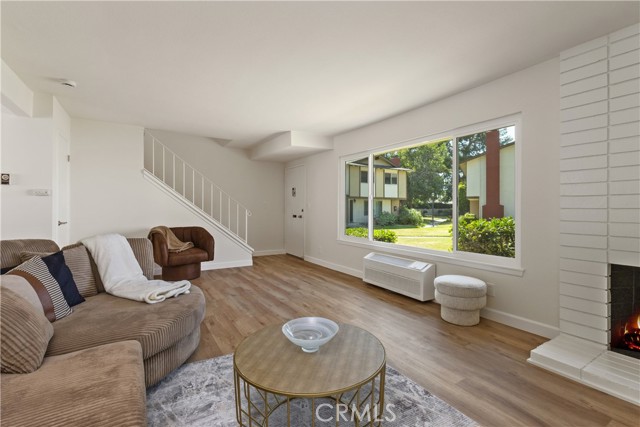 1722 Mitchell Avenue, Tustin CA: https://media.crmls.org/medias/2ee6ed30-0c44-4c5f-94f6-484d19153ca2.jpg