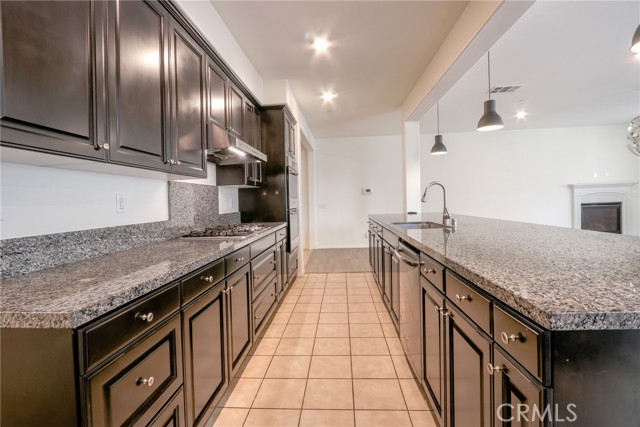 Detail Gallery Image 11 of 60 For 6943 Ellicott Ct, Jurupa Valley,  CA 91752 - 6 Beds | 4/1 Baths