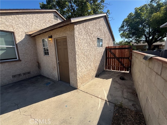 8135 Wakefield Avenue, Panorama City CA: https://media.crmls.org/medias/2ee83241-59bd-4bbd-9c9d-af037dfe4e80.jpg
