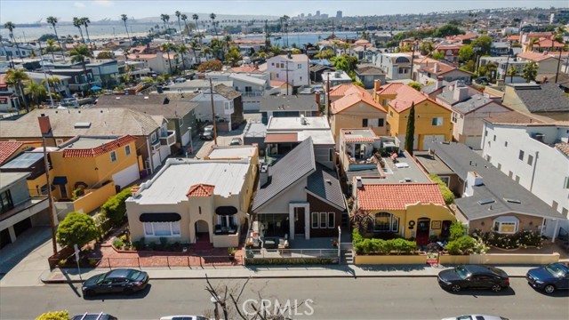 29 W Neapolitan Lane, Long Beach CA: https://media.crmls.org/medias/2ee8d8e5-2110-4979-b314-23d53fb3de97.jpg