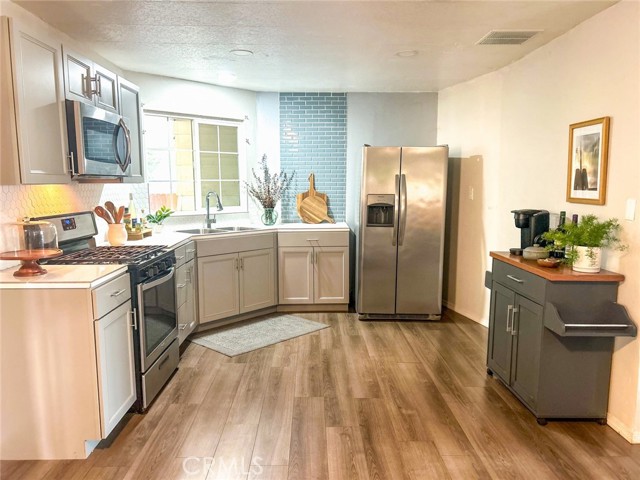 Detail Gallery Image 2 of 20 For 219 Jones, Bodfish,  CA 93205 - 4 Beds | 2/1 Baths