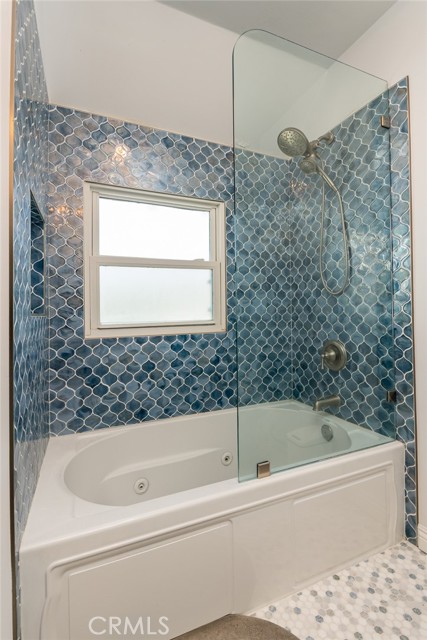 1967 Hilldale Drive, La Canada Flintridge CA: https://media.crmls.org/medias/2ee9d2ae-15ae-4699-879e-77260b049b4f.jpg