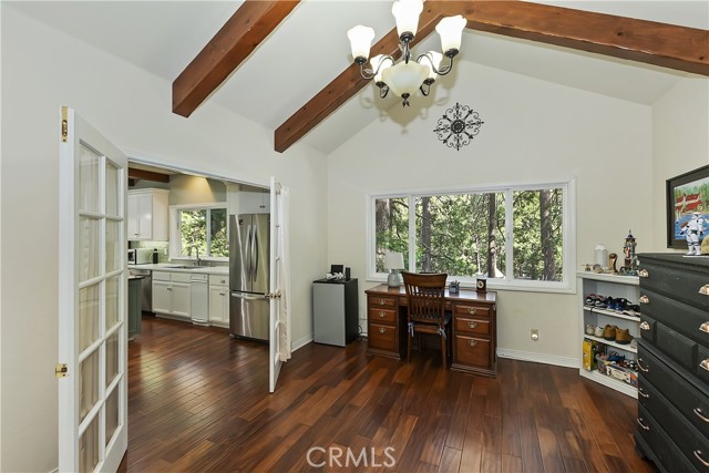 Detail Gallery Image 12 of 34 For 405 Terrace Rd, Lake Arrowhead,  CA 92352 - 2 Beds | 2 Baths