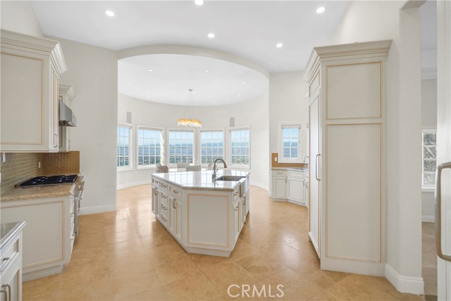 13320 Mulholland Drive, Beverly Hills CA: https://media.crmls.org/medias/2eea2c20-84db-4ab5-96d1-e50138164995.jpg