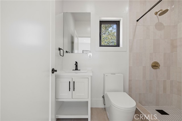 Detail Gallery Image 10 of 16 For 16245 1/2 Chatsworth St, Granada Hills,  CA 91344 - 1 Beds | 1 Baths