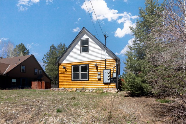 40085 Forest Road, Big Bear Lake CA: https://media.crmls.org/medias/2eeaf0d1-6bd2-4e2c-a477-eed3703ff4a5.jpg