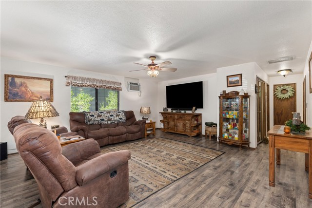 Detail Gallery Image 6 of 28 For 329 Downey Dr, Big Bear City,  CA 92314 - 3 Beds | 1 Baths