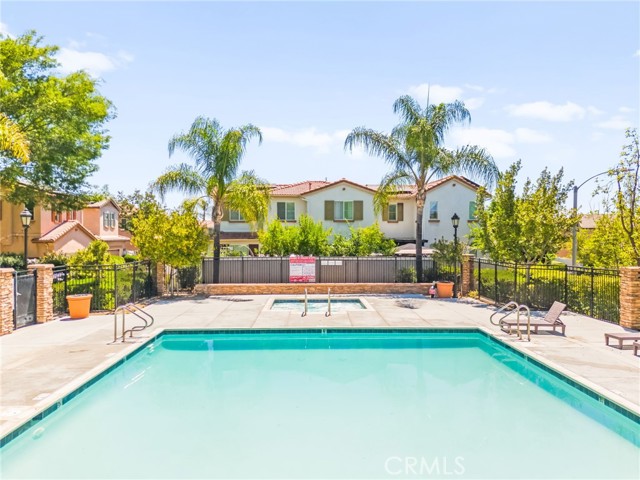 27620 Desert Gold Court, Murrieta CA: https://media.crmls.org/medias/2eec3c4b-8156-441d-8e6d-2ba7039839be.jpg