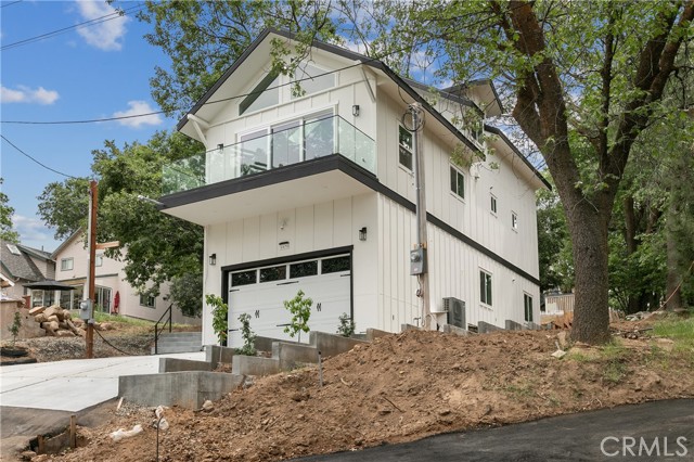 1670 Grass Valley Road, Lake Arrowhead CA: https://media.crmls.org/medias/2eec58a6-473f-4fa7-b9b0-80d7c51f5e0a.jpg