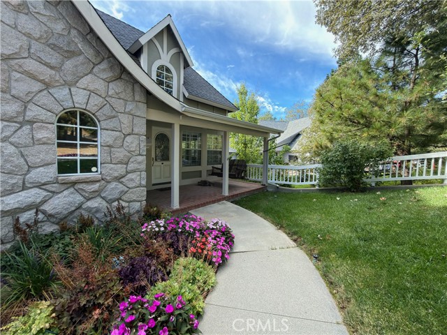 27781 St Bernard Lane, Lake Arrowhead, CA 92352