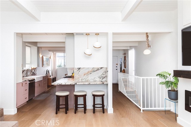Detail Gallery Image 3 of 18 For 989 La Mirada, Laguna Beach,  CA 92651 - 3 Beds | 2 Baths