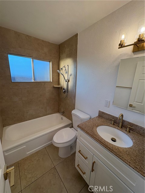 38810 Foxholm Drive, Palmdale CA: https://media.crmls.org/medias/2eed4fd4-0b7e-45b0-94b1-3a79d896edde.jpg
