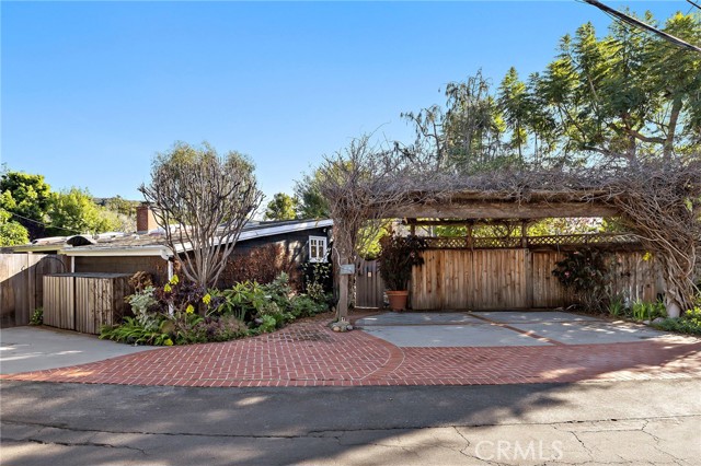 Detail Gallery Image 35 of 38 For 1511 Bluebird Canyon Dr, Laguna Beach,  CA 92651 - 3 Beds | 2 Baths