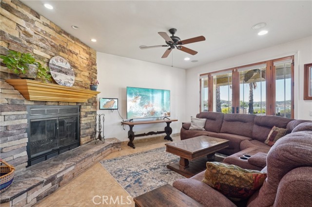 Detail Gallery Image 14 of 73 For 41810 Lakefront, Aguanga,  CA 92536 - 3 Beds | 2 Baths