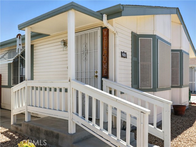 27250 Murrieta Road, Menifee CA: https://media.crmls.org/medias/2eeeabd8-520c-487e-929c-5e28cf284da9.jpg