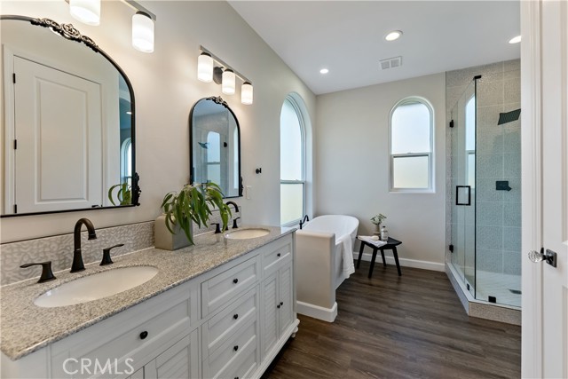 Detail Gallery Image 16 of 34 For 286 N Locan Ave, Fresno,  CA 93737 - 5 Beds | 4/1 Baths