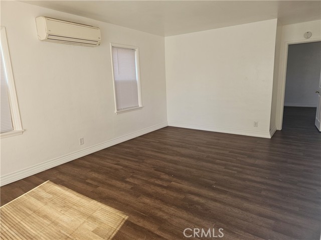 114 S Kellogg Street, Lake Elsinore CA: https://media.crmls.org/medias/2eeee429-2b2a-4cad-bc2f-d60a49b98483.jpg