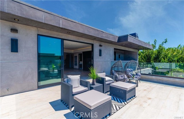 5239 Avenida Hacienda, Tarzana CA: https://media.crmls.org/medias/2eef0428-461d-490e-8b23-d062a81137dd.jpg