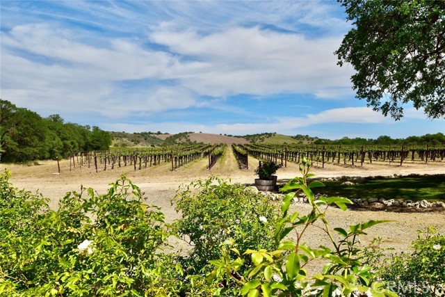 53600 Bradley Lockwood Road, Lockwood CA: https://media.crmls.org/medias/2eefea0e-7da0-4f7c-98a8-f208d26913f6.jpg