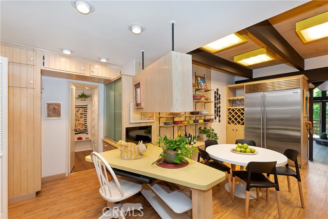 27280 Peninsula Drive, Lake Arrowhead CA: https://media.crmls.org/medias/2ef05128-0ad6-4be0-9755-d2840bd5cb0c.jpg