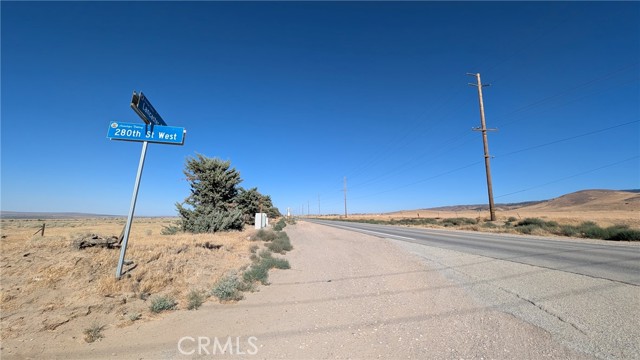 275 W Avenue B, Lancaster CA: https://media.crmls.org/medias/2ef0a55d-2dfa-45ff-8161-c225d2c62fb6.jpg