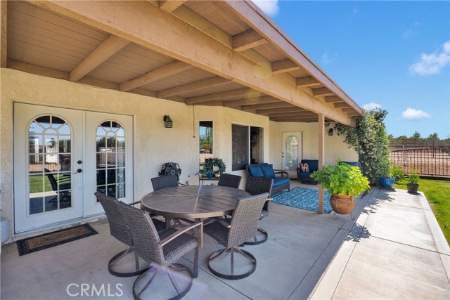 12958 Ranchero Road, Oak Hills CA: https://media.crmls.org/medias/2ef11b81-86b3-4425-92e5-368fda16ad53.jpg