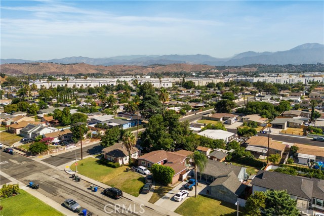 Detail Gallery Image 6 of 13 For 1893 Grier St, Pomona,  CA 91766 - 3 Beds | 2 Baths