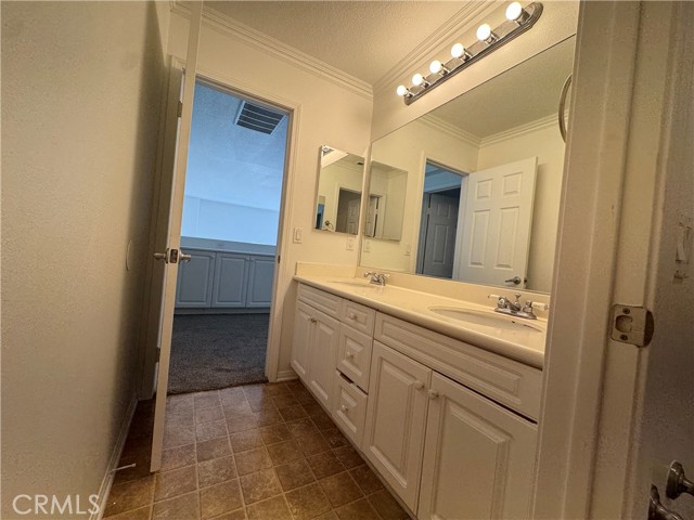 Detail Gallery Image 43 of 57 For 22219 Trinity Pl, Saugus,  CA 91390 - 5 Beds | 3 Baths