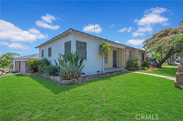 321 E Oakmont Drive, Montebello CA: https://media.crmls.org/medias/2ef21d69-ad85-4fad-967e-44d53ce83d81.jpg