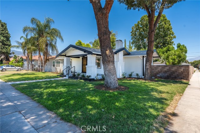 Detail Gallery Image 2 of 39 For 2105 Genevieve, San Bernardino,  CA 92405 - 3 Beds | 2 Baths