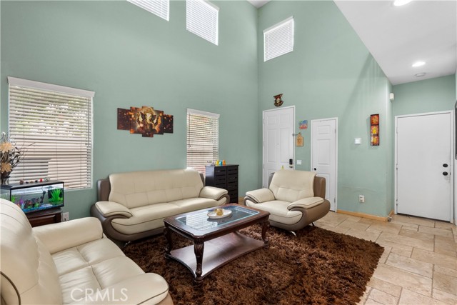 25760 Wordsworth Lane, Stevenson Ranch CA: https://media.crmls.org/medias/2ef27226-c37a-4395-8f49-dbc9d7ae4c69.jpg